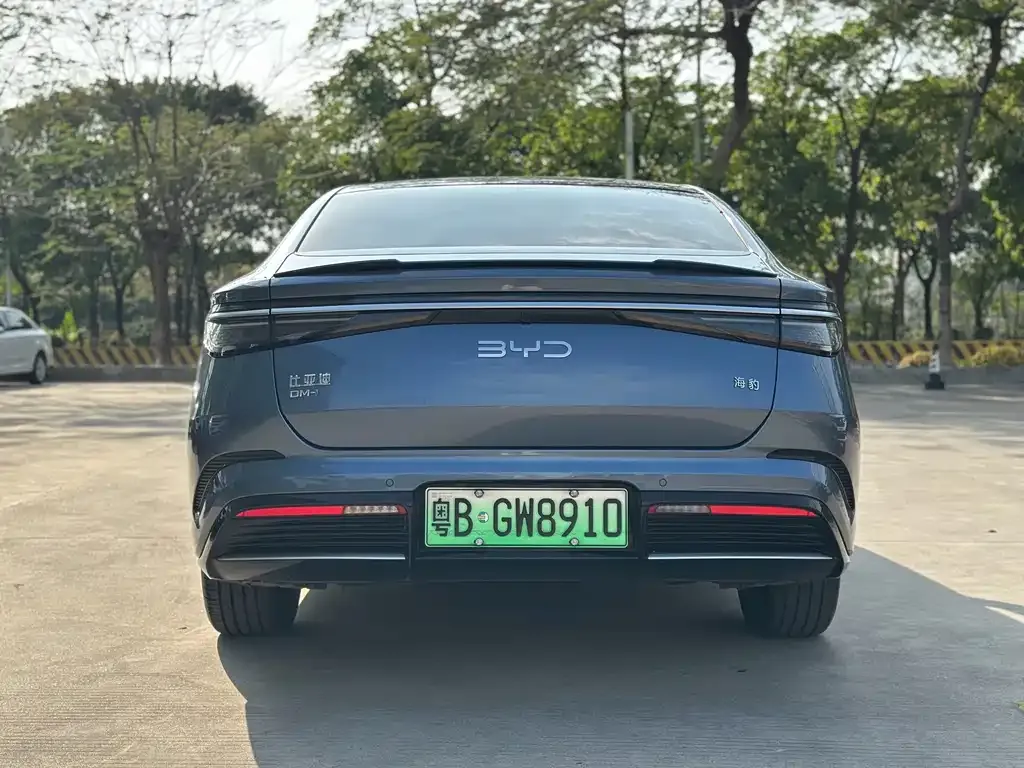 BYD Seal — фото 5