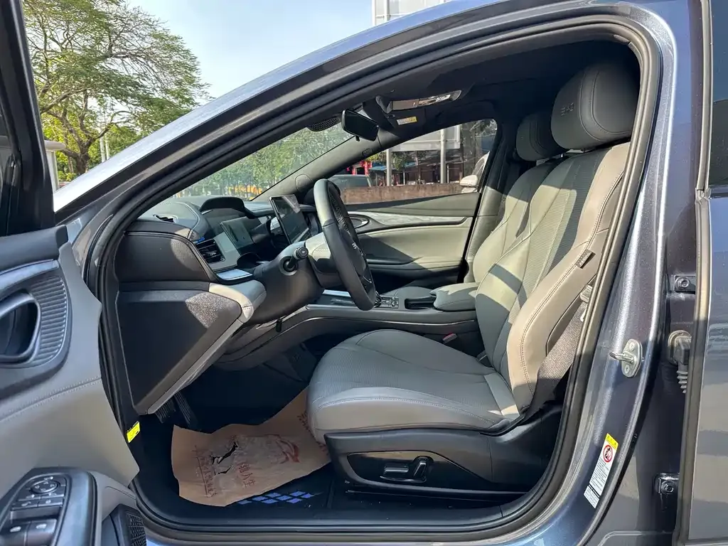 BYD Seal — фото 6