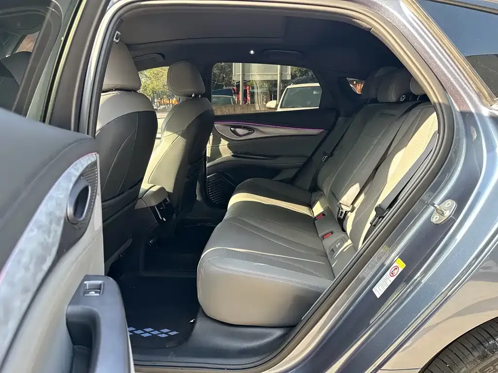BYD Seal — фото 2