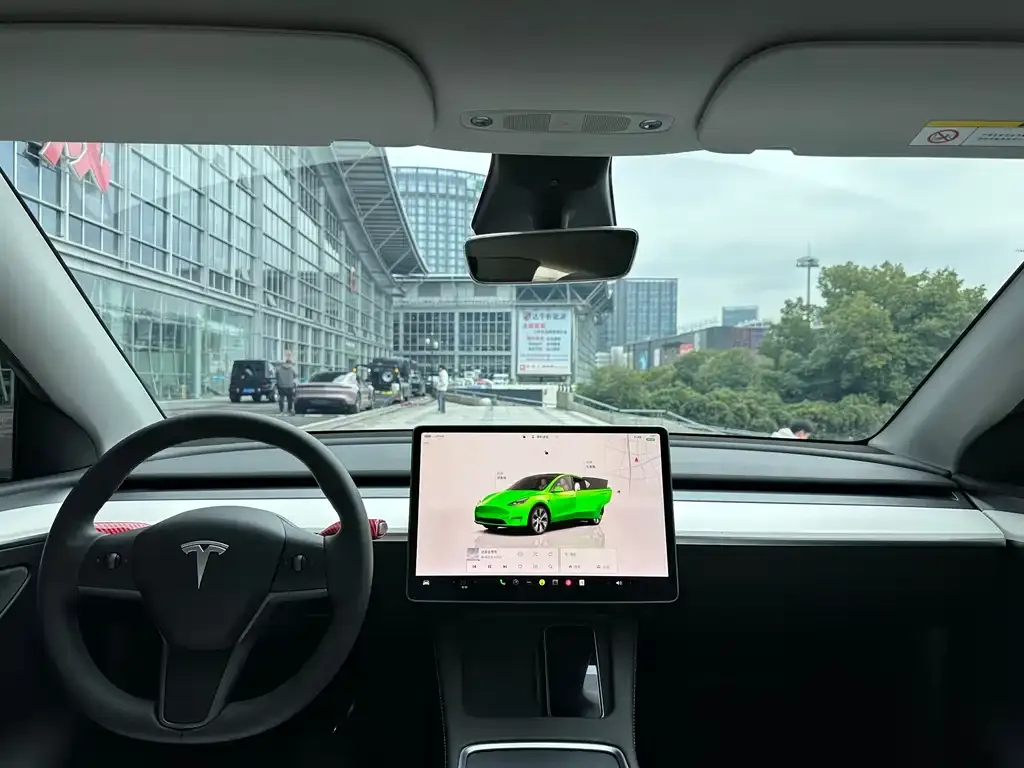 Tesla Model Y — фото 7