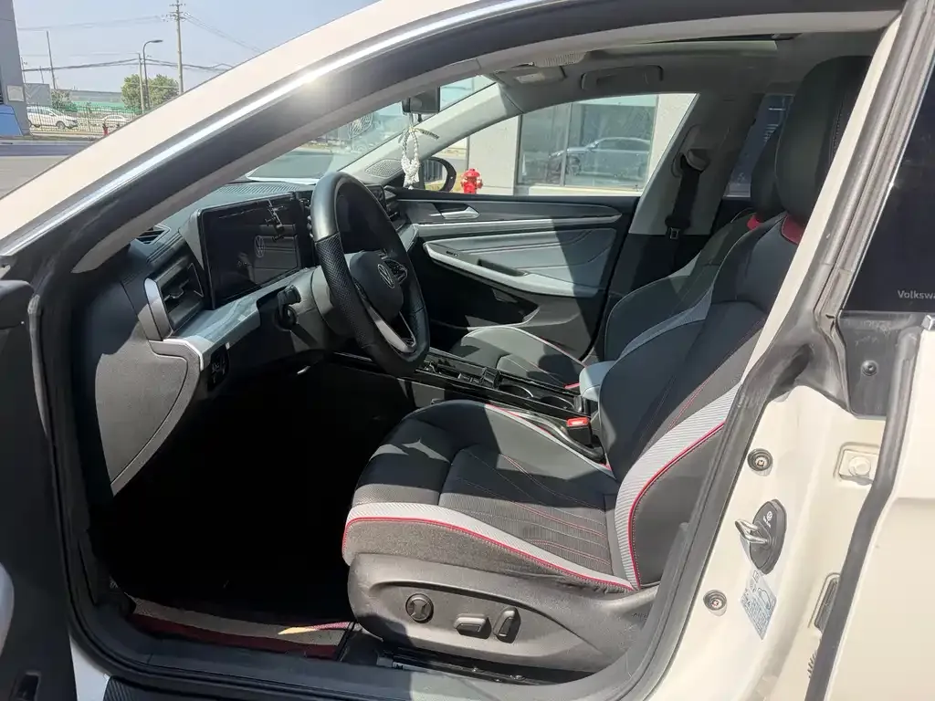 Volkswagen Lamando 2024 из CN, фото 3