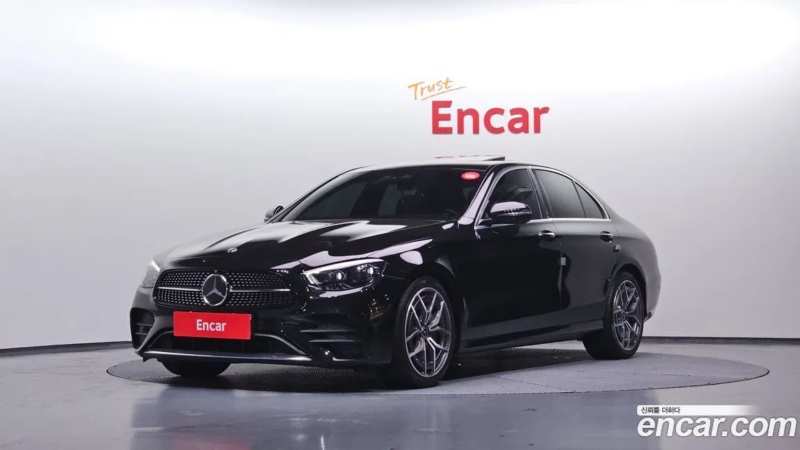Mercedes-Benz E-Class — фото 1