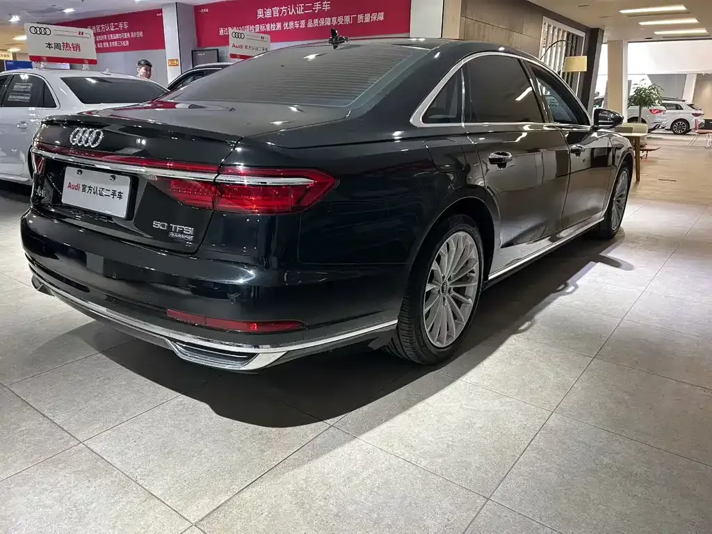 Audi A8 2022 из CN, фото 8