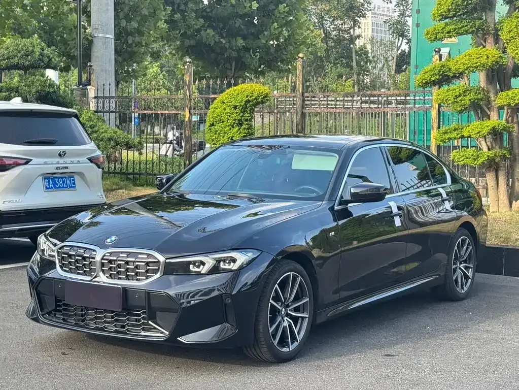 BMW 3 Series 2023 из CN, фото 1