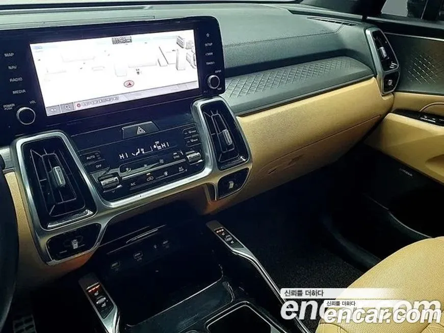 Kia Sorento — фото 10