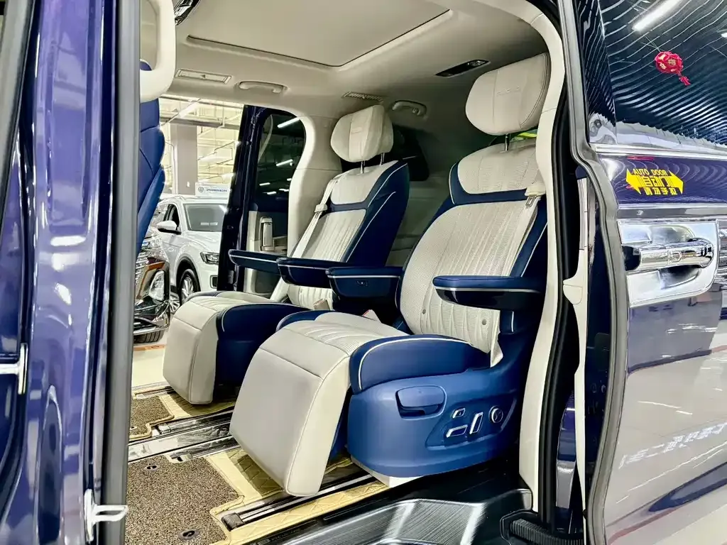 Roewe iMAX8 2021 из CN, фото 5
