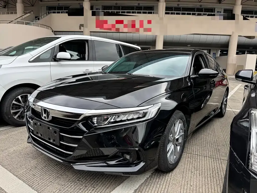 Honda Accord — фото 1