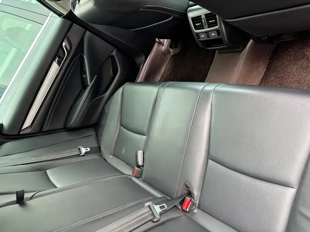 Honda Accord — фото 8