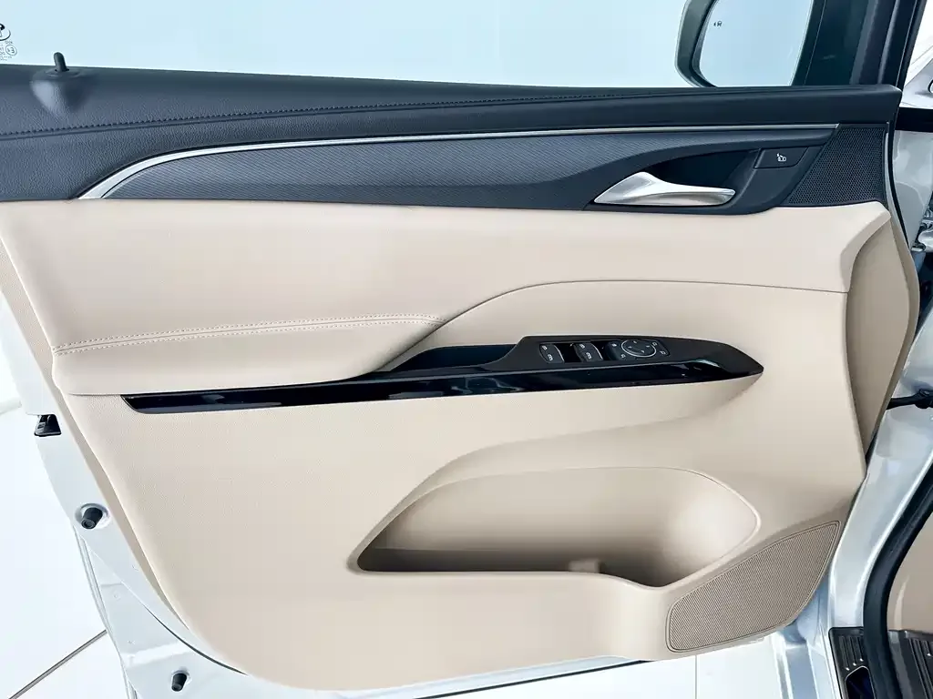 Buick GL8 Hybrid — фото 7