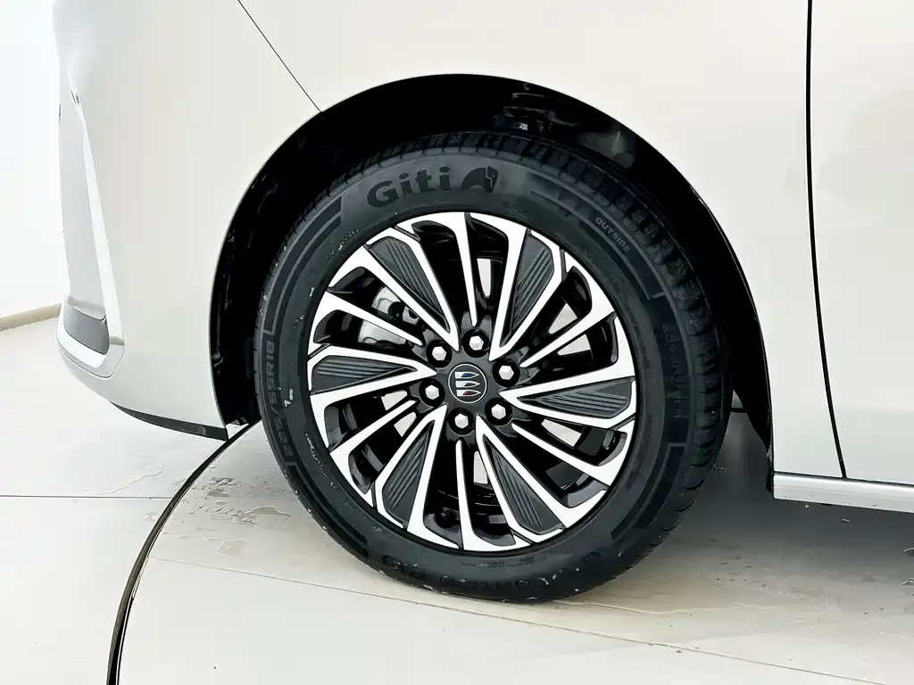 Buick GL8 Hybrid — фото 4