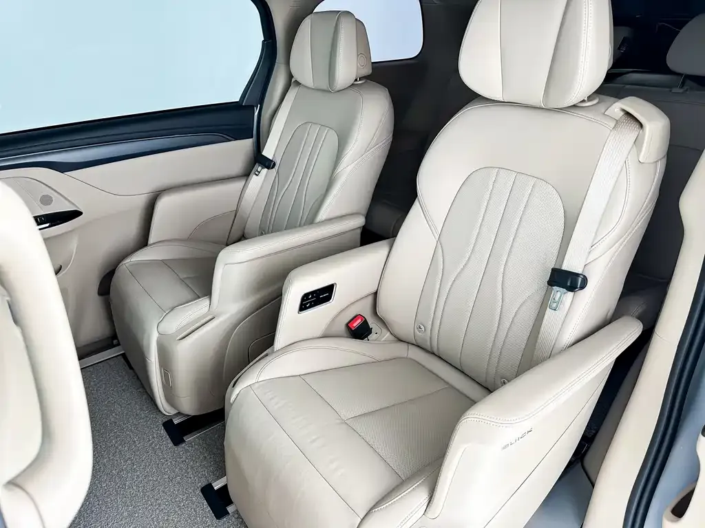 Buick GL8 Hybrid — фото 9