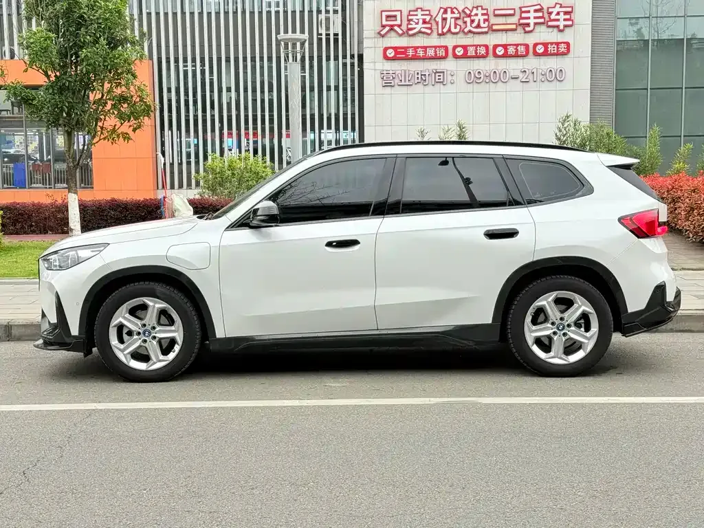 BMW iX1 2024 из CN, фото 7