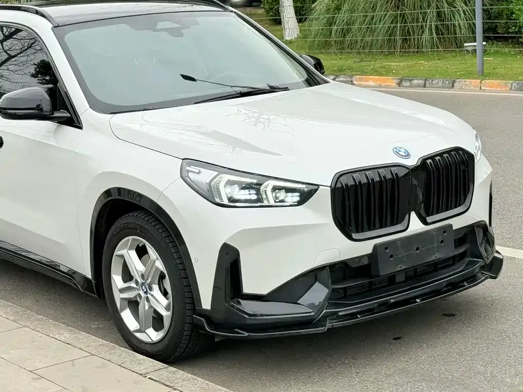 BMW iX1 2024 из CN, фото 2