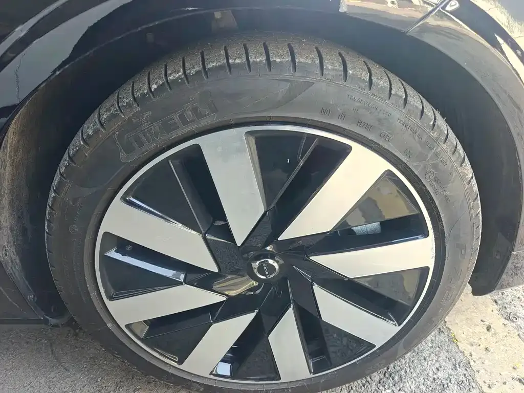 Volvo S90 PHEV 2025 из CN, фото 4