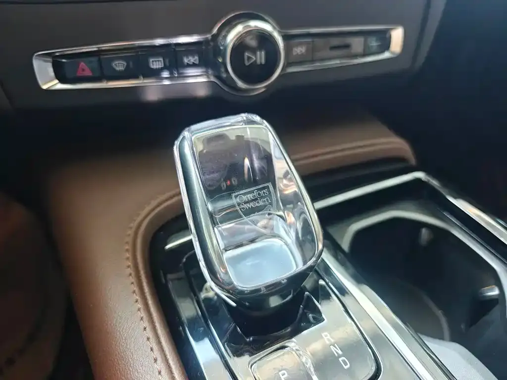 Volvo S90 PHEV 2025 из CN, фото 3