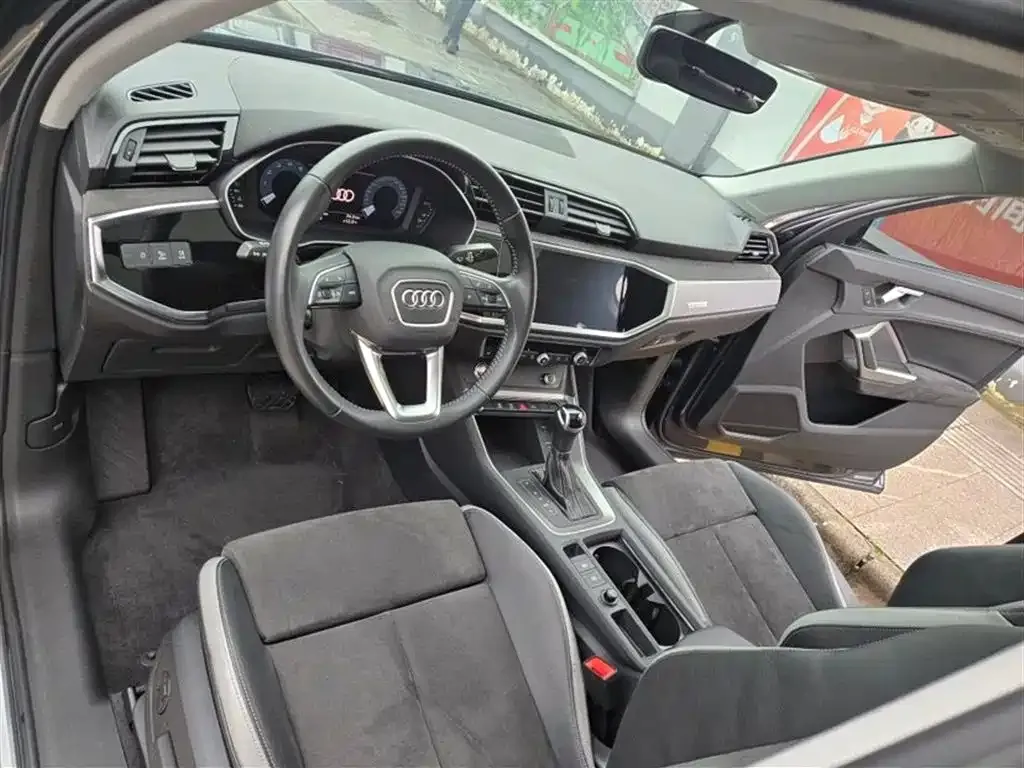 Audi Q3 2021 из CN, фото 3