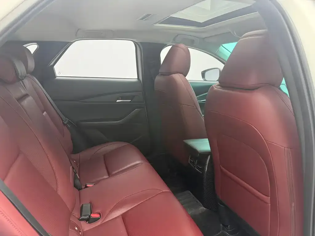 Mazda CX-30 — фото 10