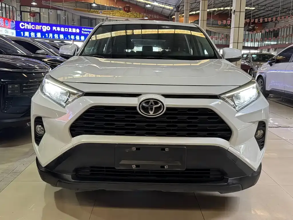 Toyota RAV4 2023 из CN, фото 8
