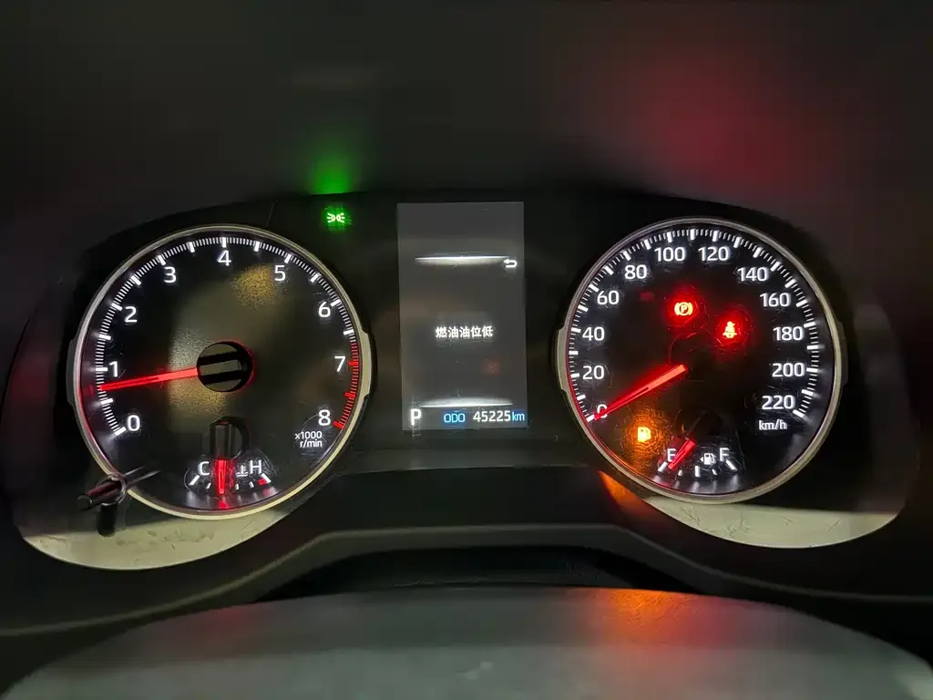 Toyota RAV4 2023 из CN, фото 5