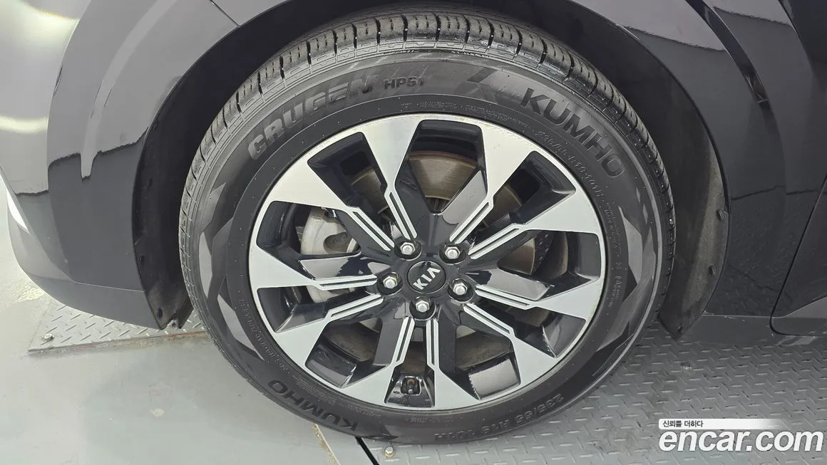 Kia Carnival — фото 10