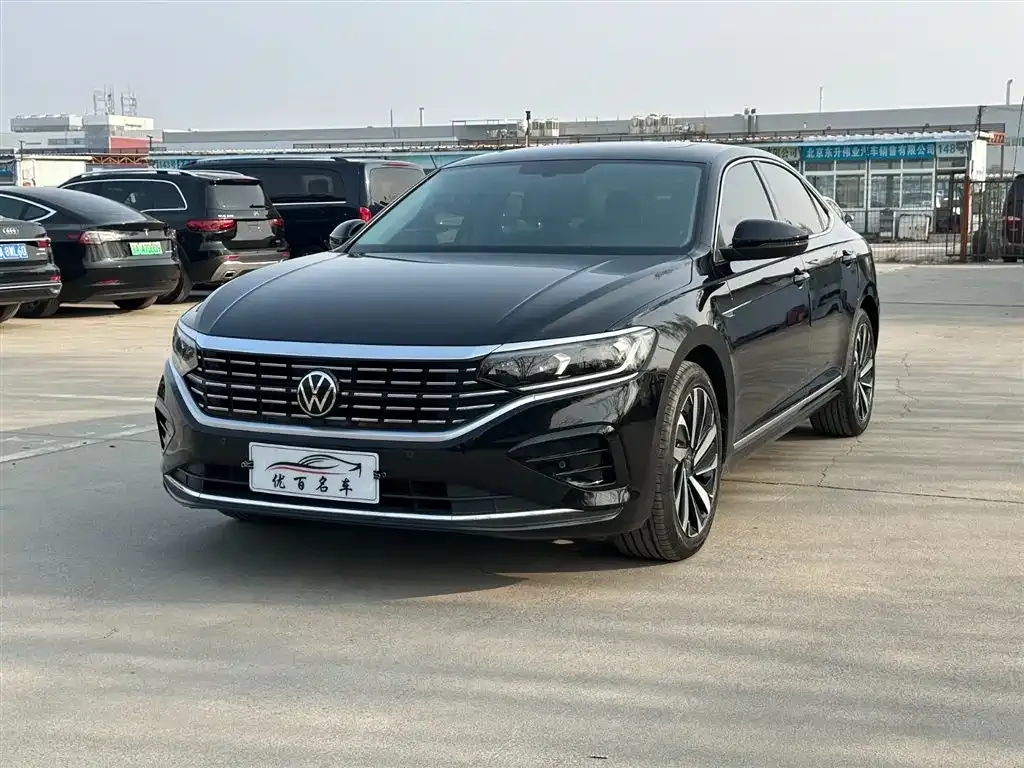 Volkswagen Passat — фото 1