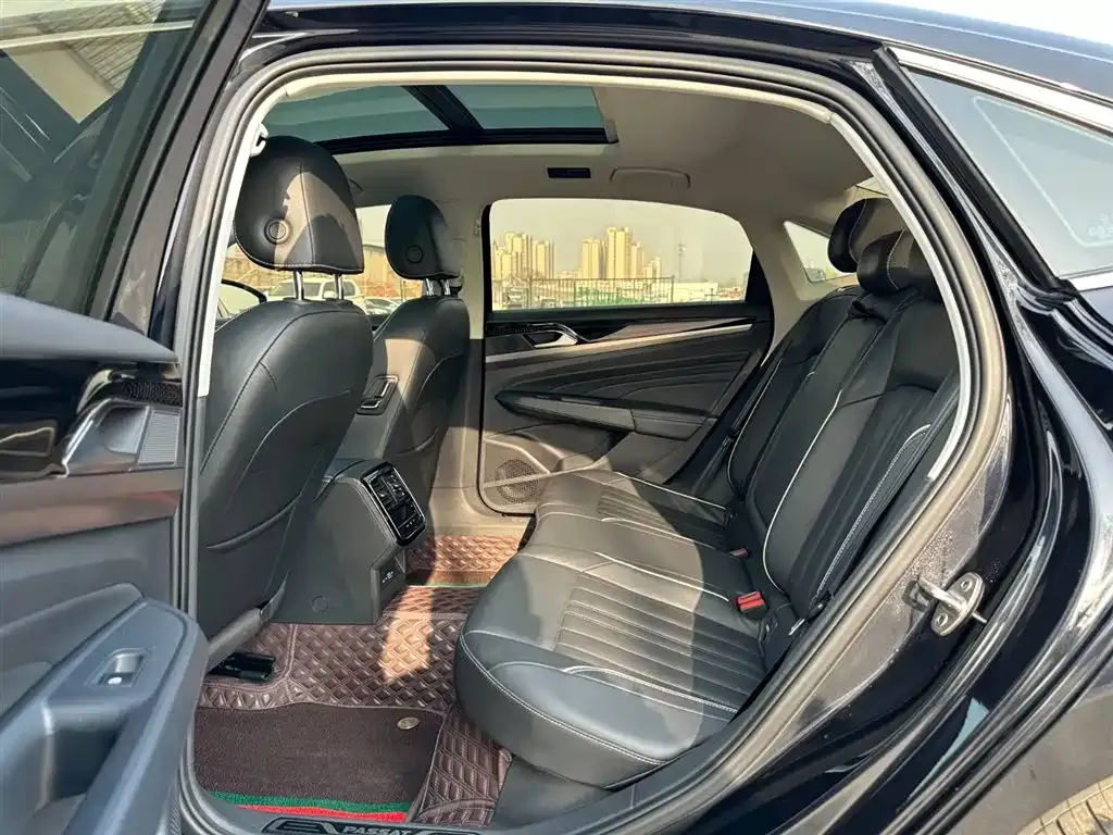 Volkswagen Passat — фото 6