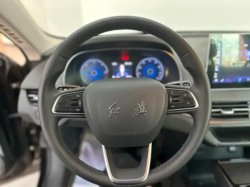 Hongqi E-QM5 — фото 2