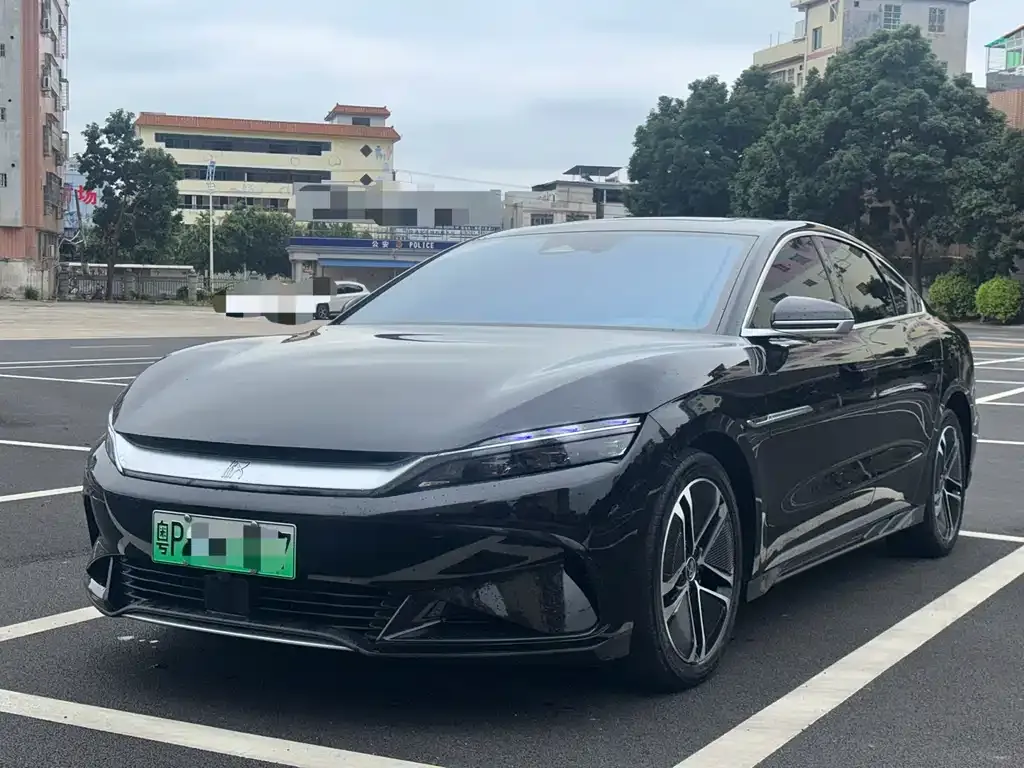 BYD Han — фото 1