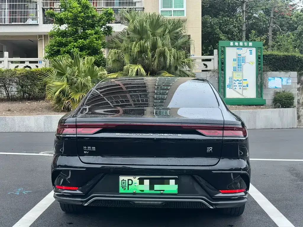 BYD Han — фото 3