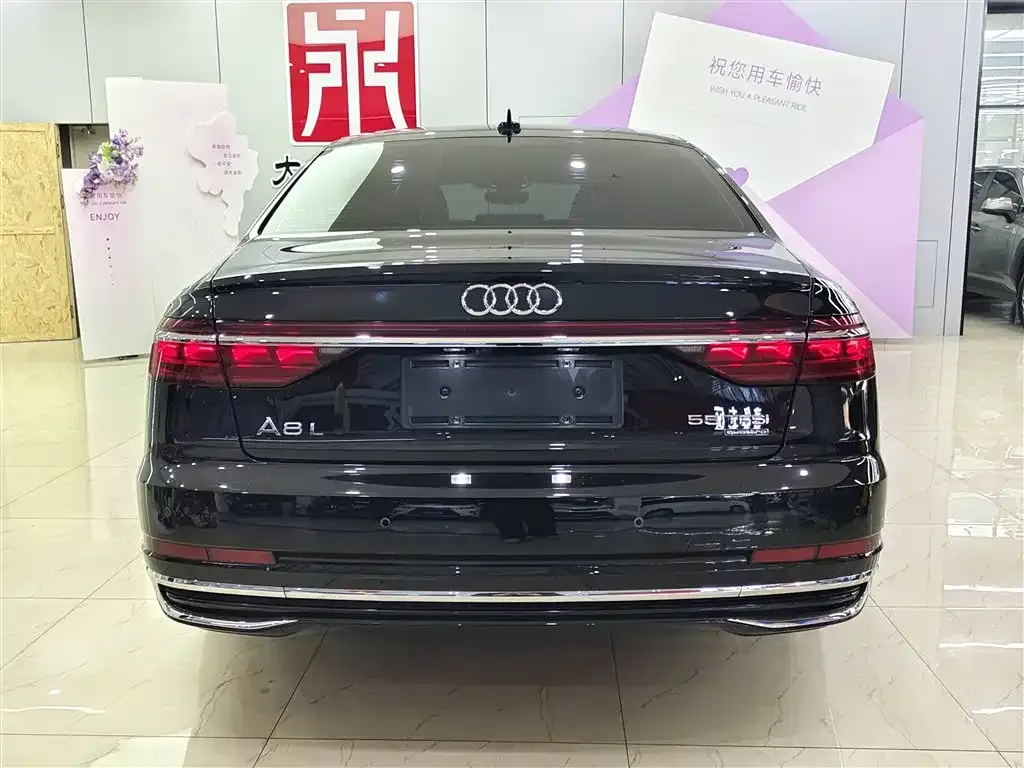 Audi A8 — фото 7