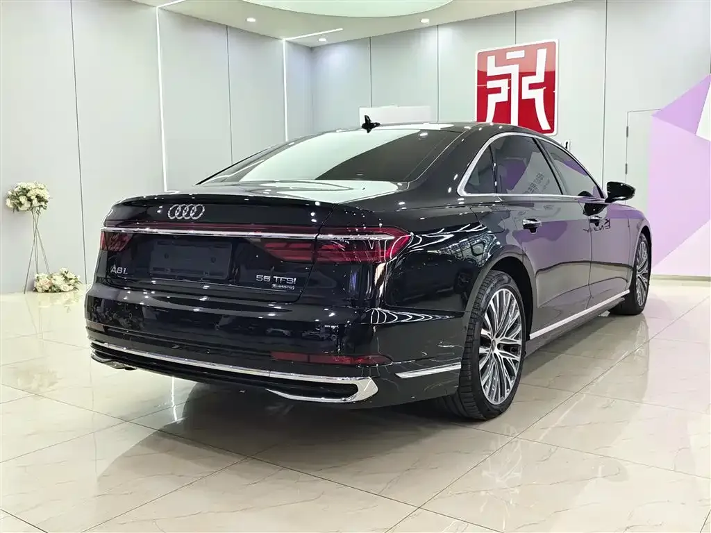 Audi A8 — фото 8