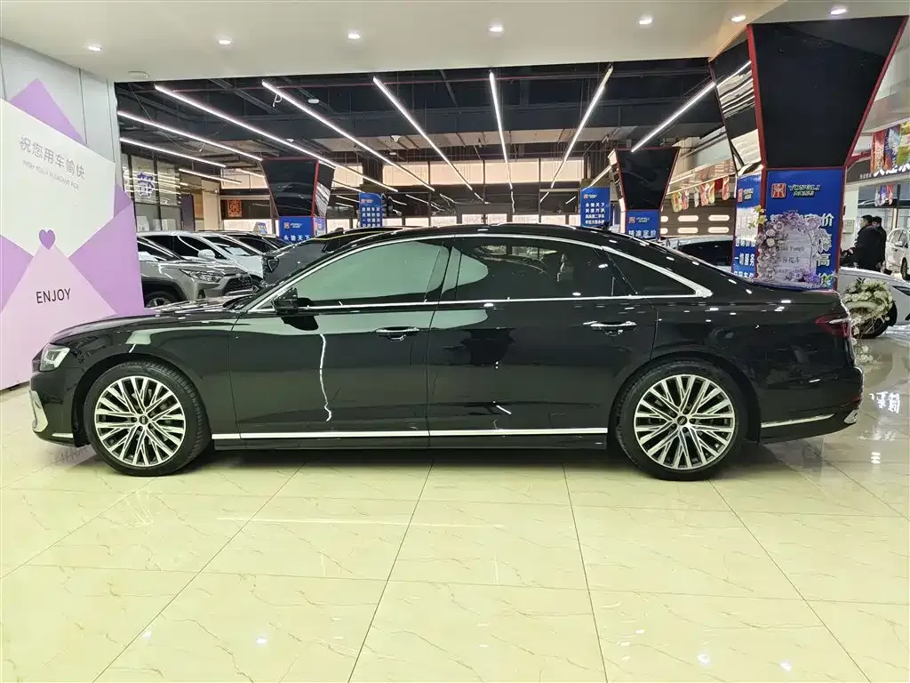 Audi A8 — фото 10
