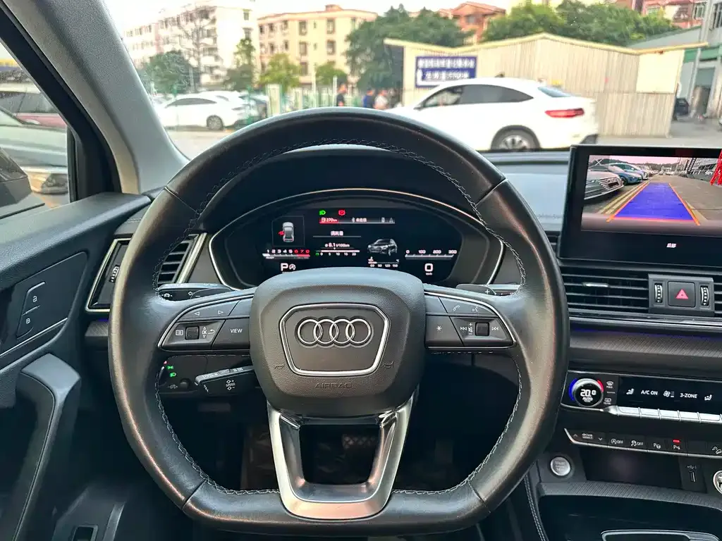 Audi Q5L — фото 4