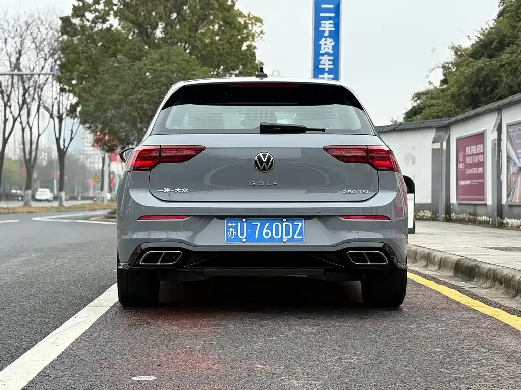 Volkswagen Golf 2023 из CN, фото 8