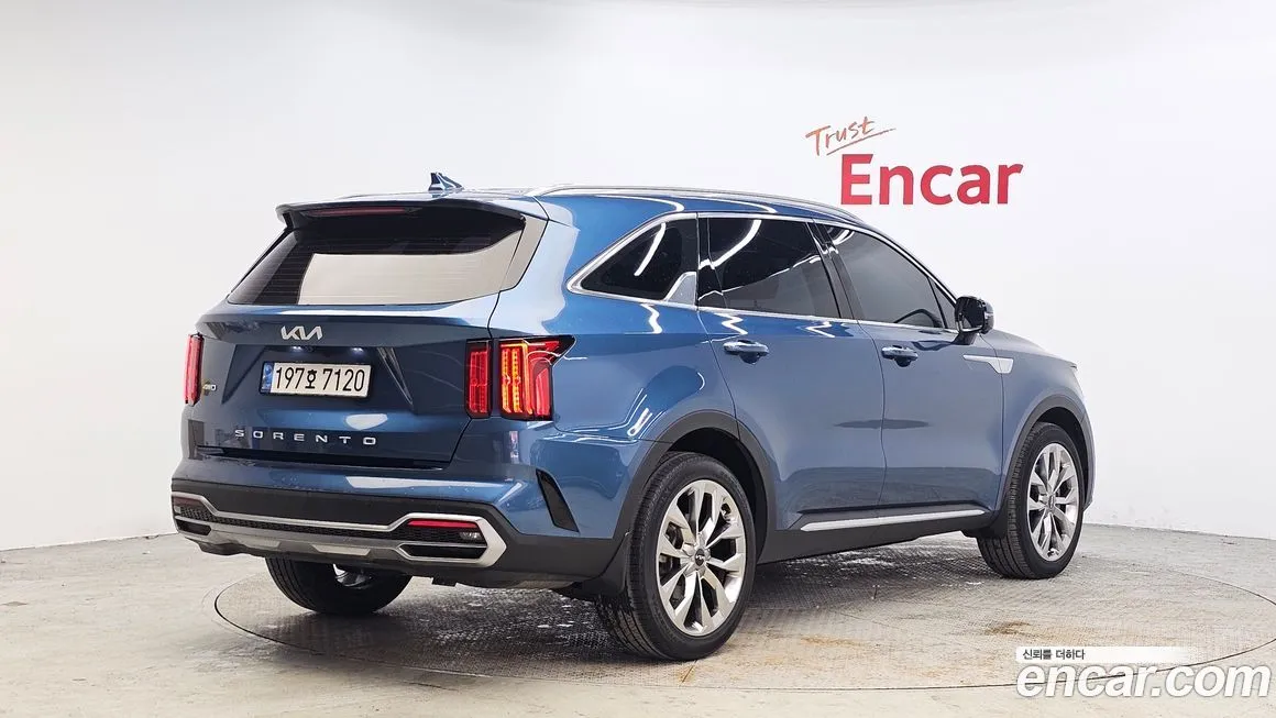 Kia Sorento — фото 8