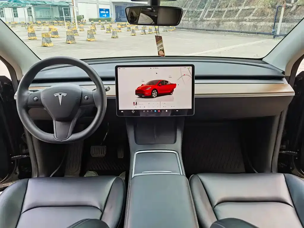 Tesla Model Y — фото 4
