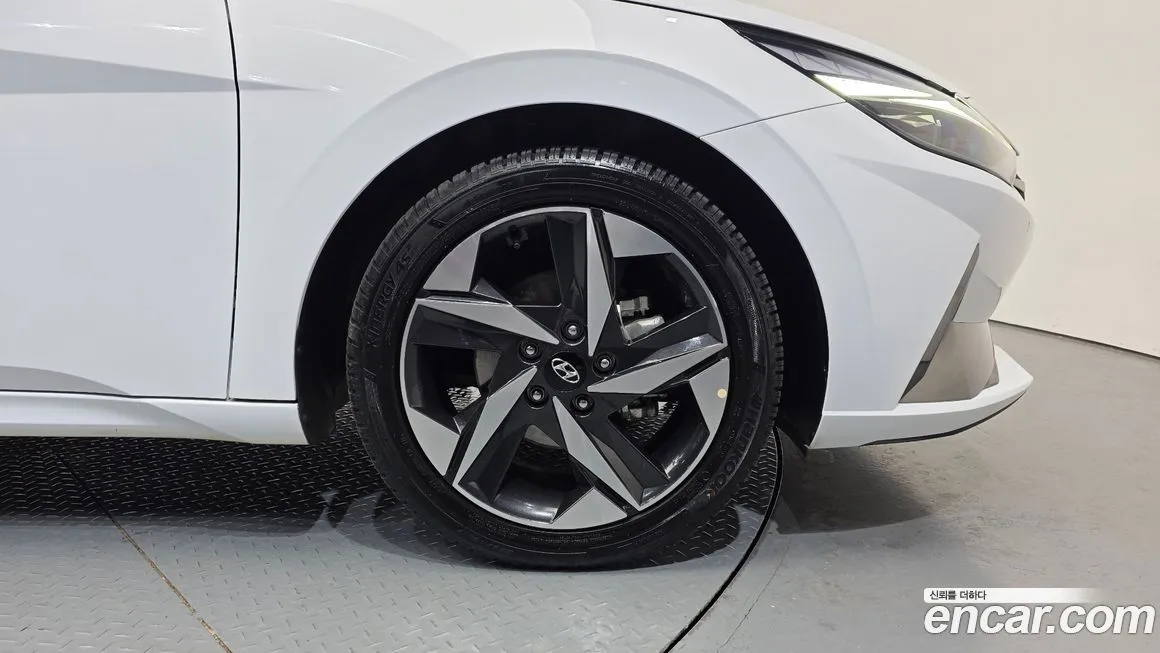 Hyundai AVANTE — фото 3