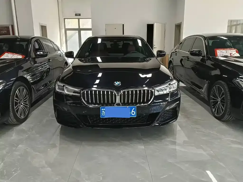 BMW 5 Series — фото 1