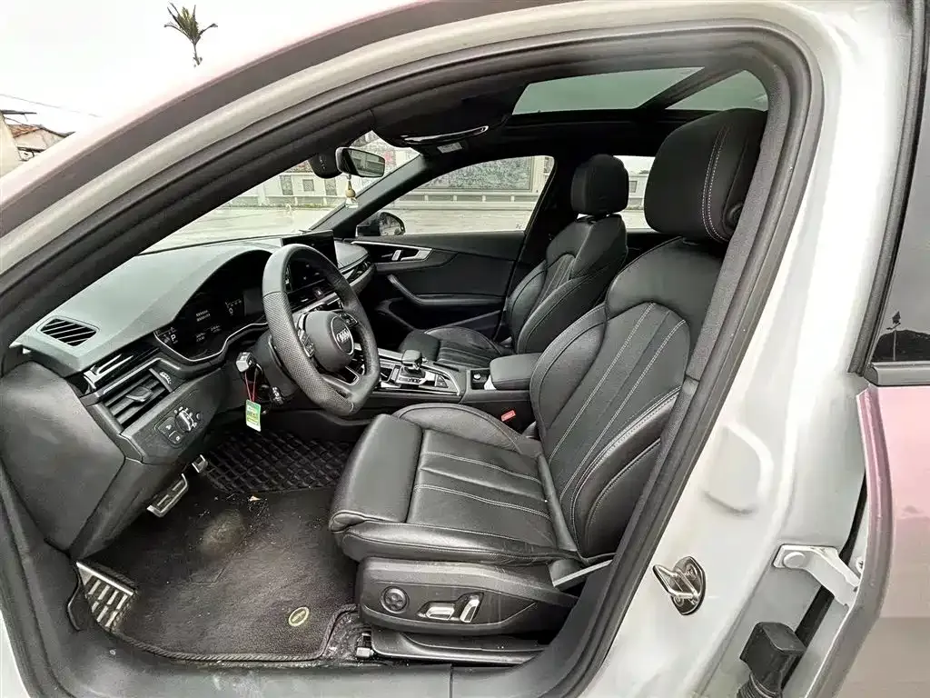 Audi A4L 2024 из CN, фото 4
