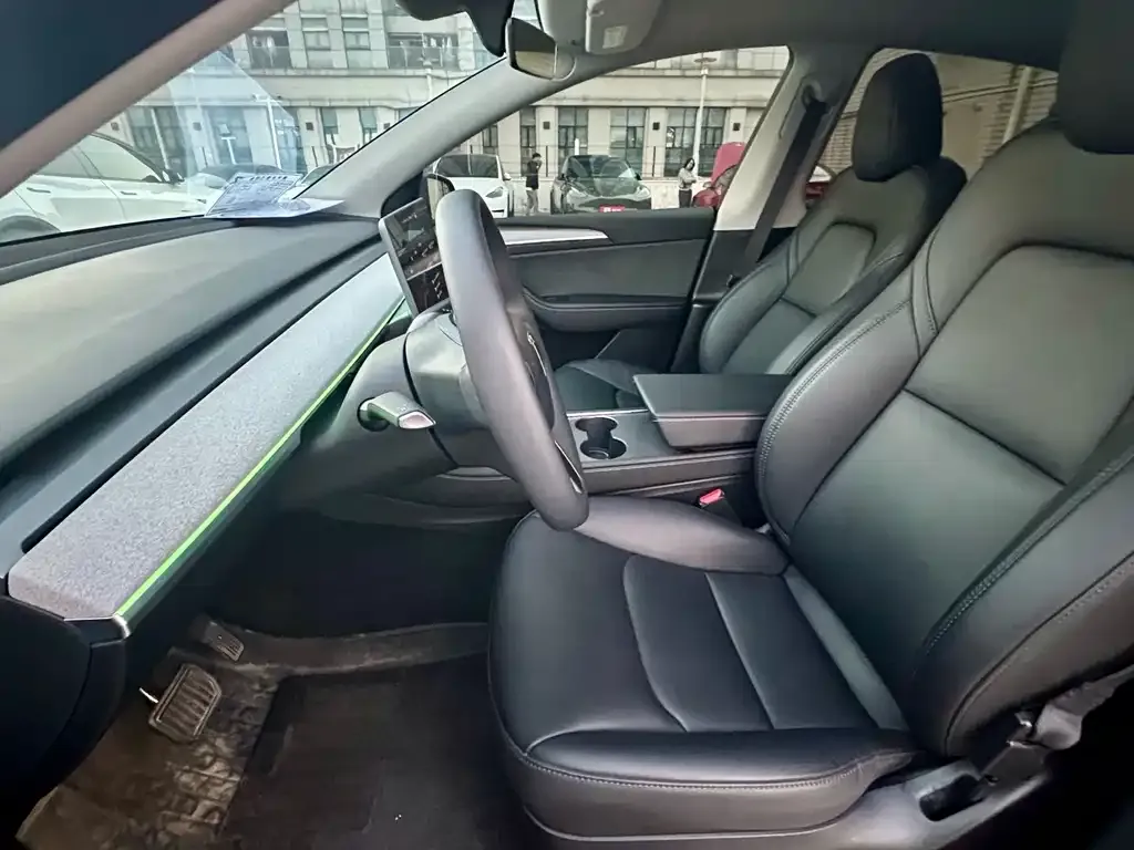 Tesla Model Y — фото 2