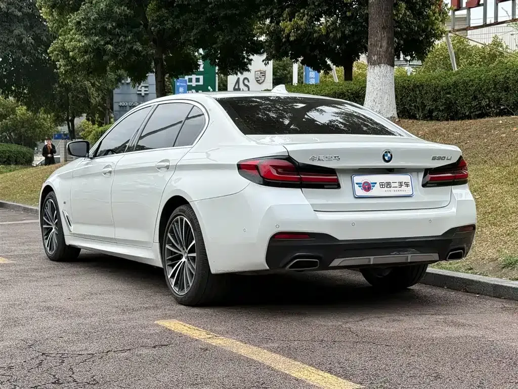 BMW 5 Series — фото 8