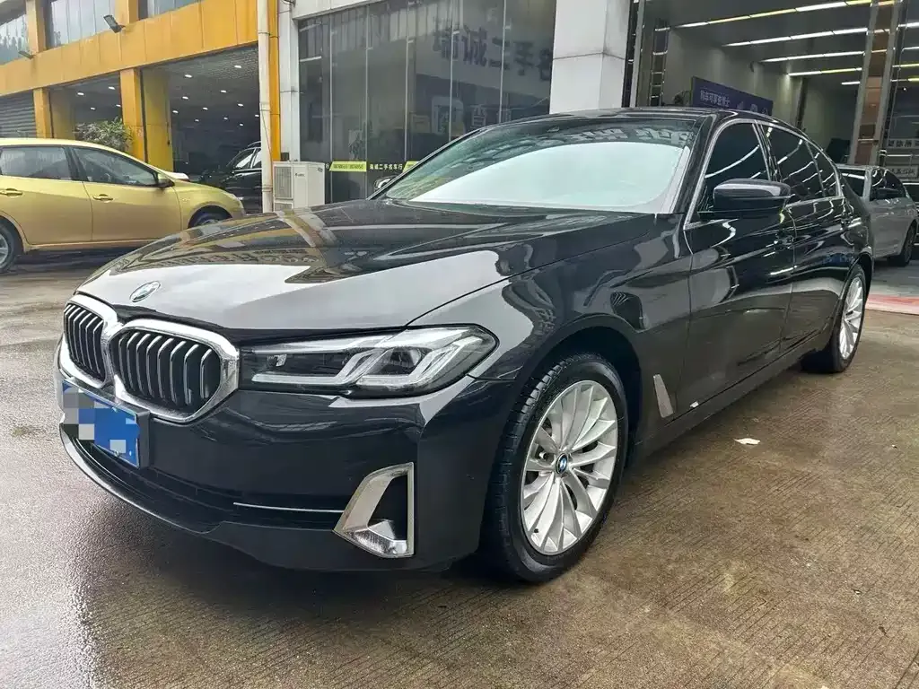 BMW 5 Series — фото 1