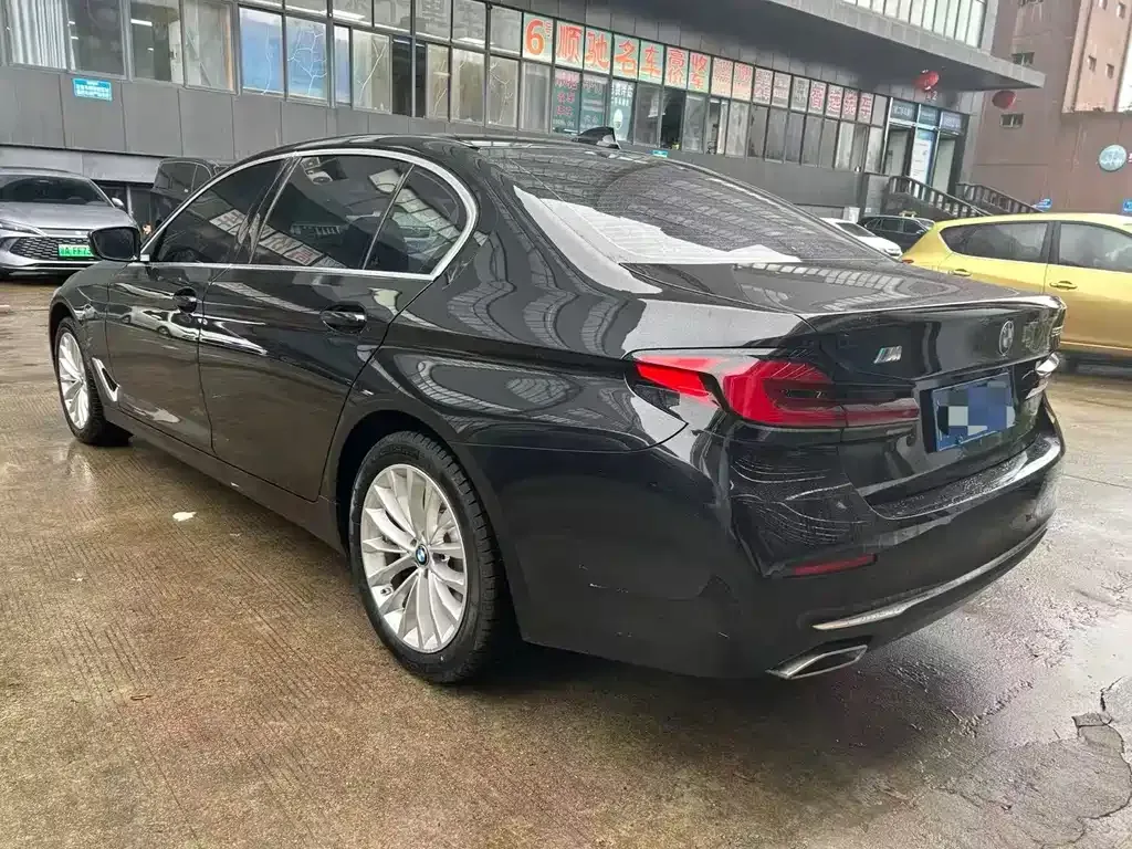 BMW 5 Series — фото 4