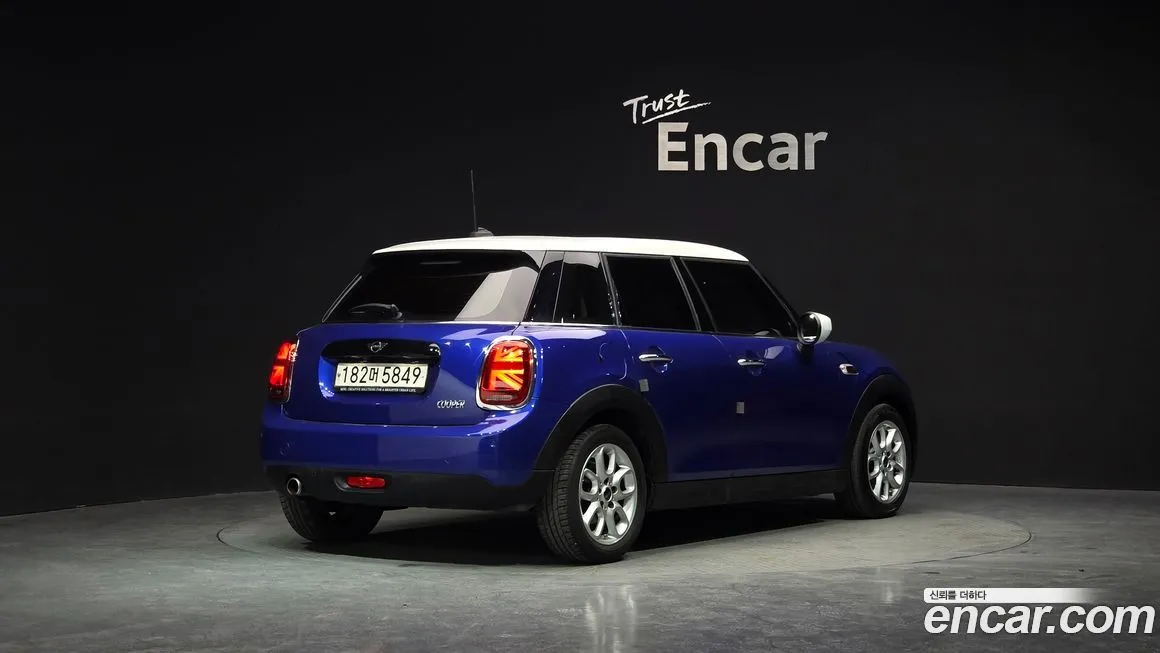 Mini Cooper 2021 из KR, фото 2