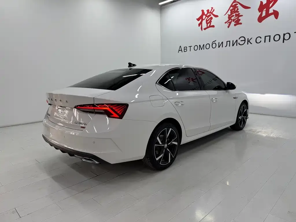 Skoda Octavia — фото 9
