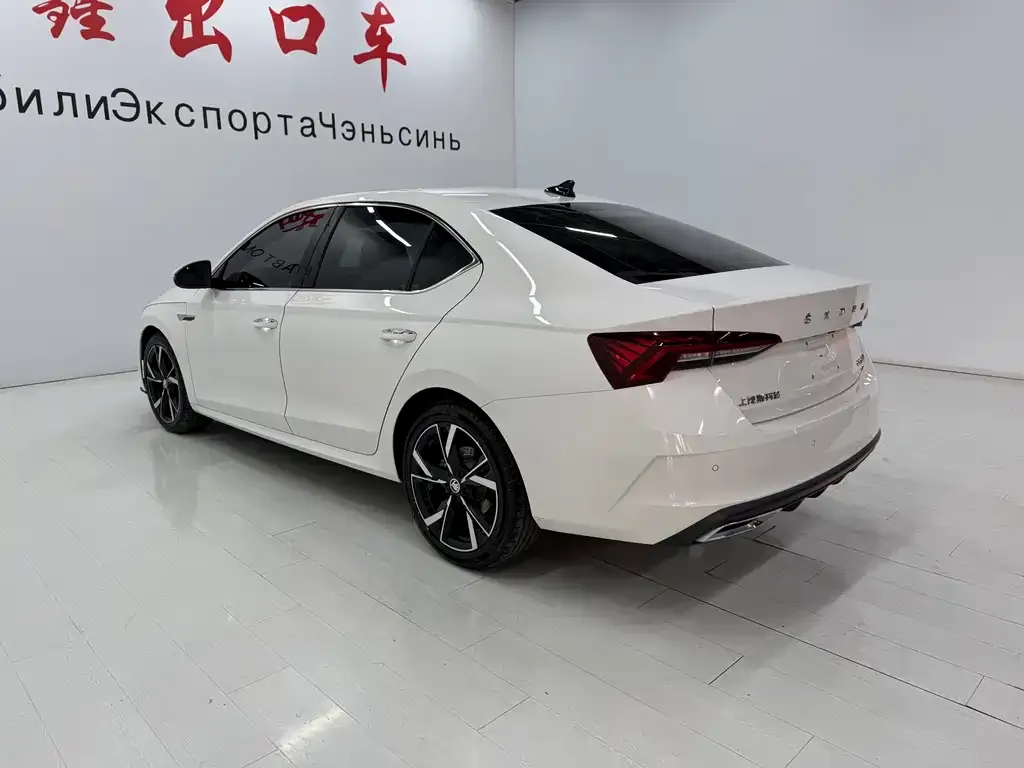 Skoda Octavia — фото 4