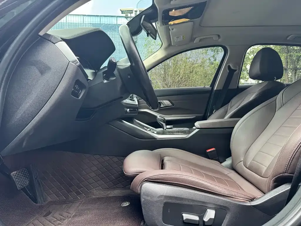 BMW 3 Series 2021 из CN, фото 10