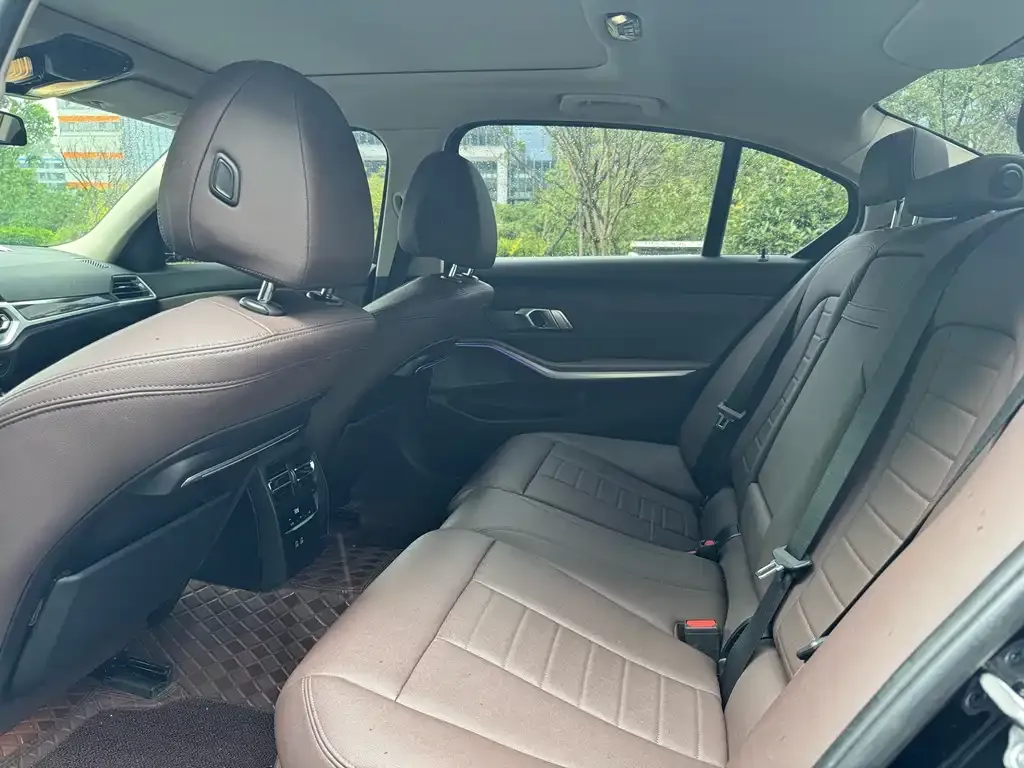 BMW 3 Series 2021 из CN, фото 7