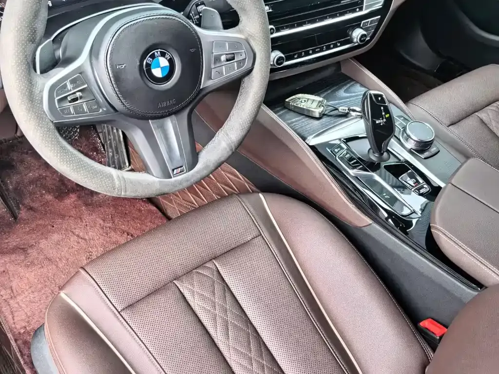 BMW 5 Series — фото 9