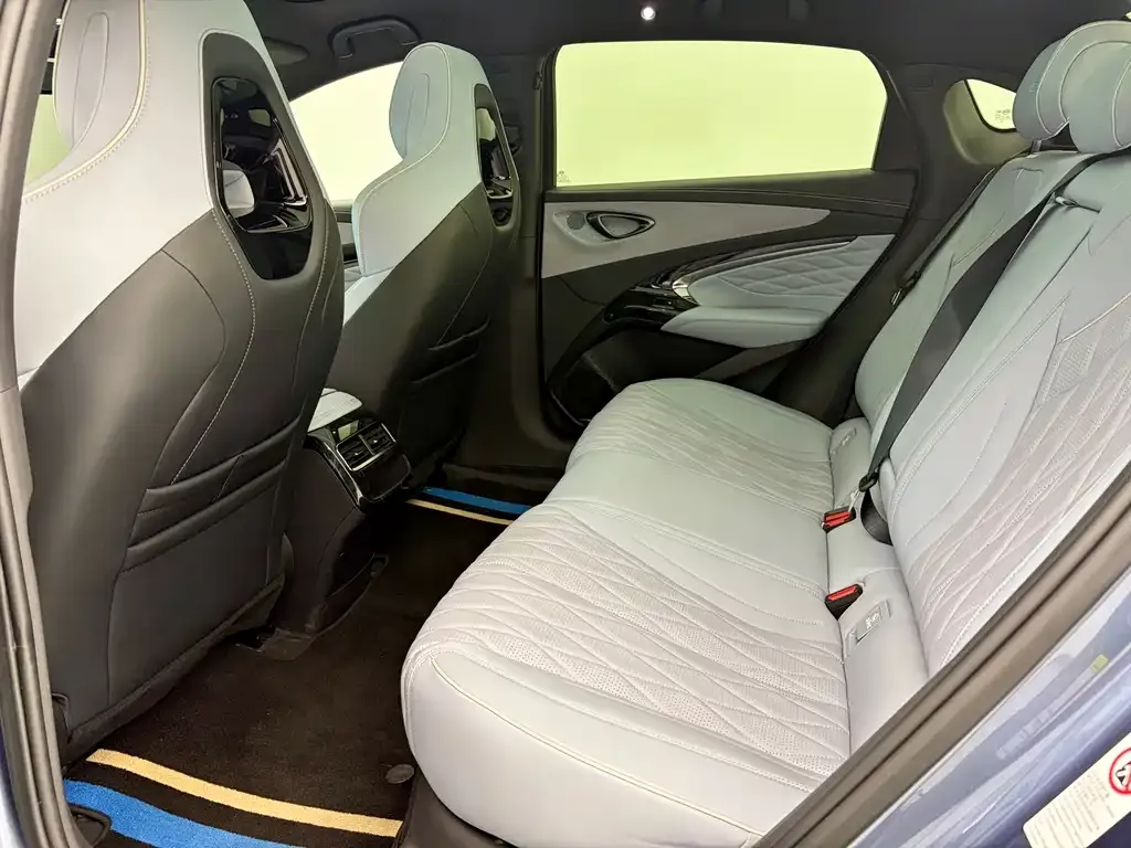 BYD Seal — фото 2